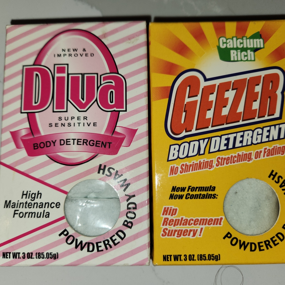 Diva Pink and White Bath Accessories